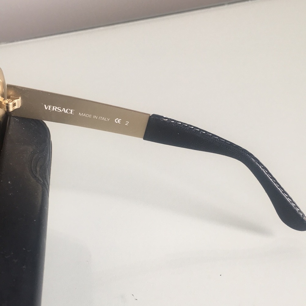 VERSACE SUNGLASSES ๐ - Picture 3 of 4